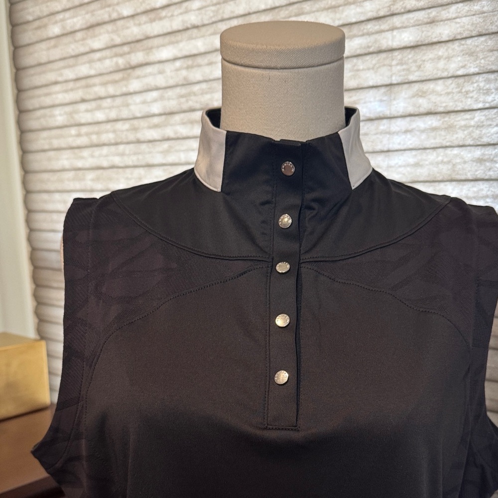 Woman's Annika by Cutter and Buck Black with White Collar Golf Shirt. Size Large - Picture 2 of 7